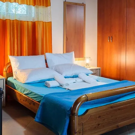 Makarounis Athanasios Traditional * Petalídhion