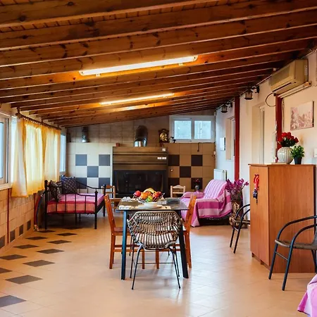 Makarounis Athanasios Traditional Apartament