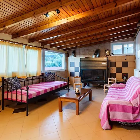 Makarounis Athanasios Traditional Apartment