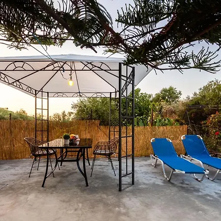 Makarounis Athanasios Traditional Apartament